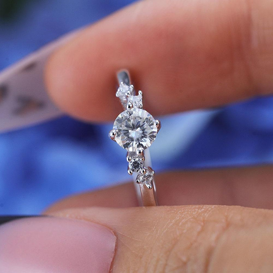 ShineofDiamond Classic 0.5 CT Five Stone Round Cut Moissanite Ring Shine of Diamond