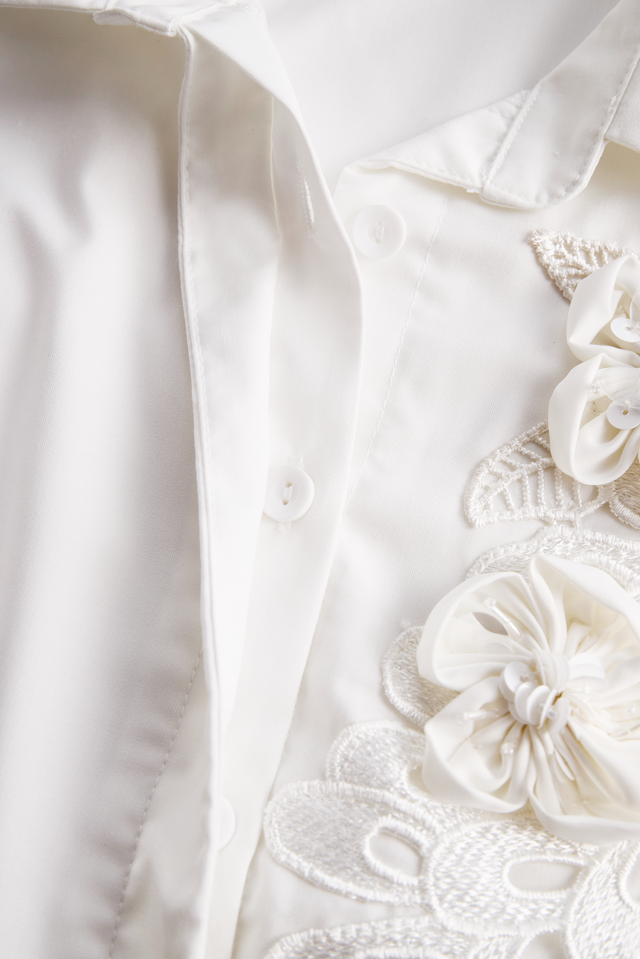 Sleeveless Shirt with 3D Floral Appliqué ZJ