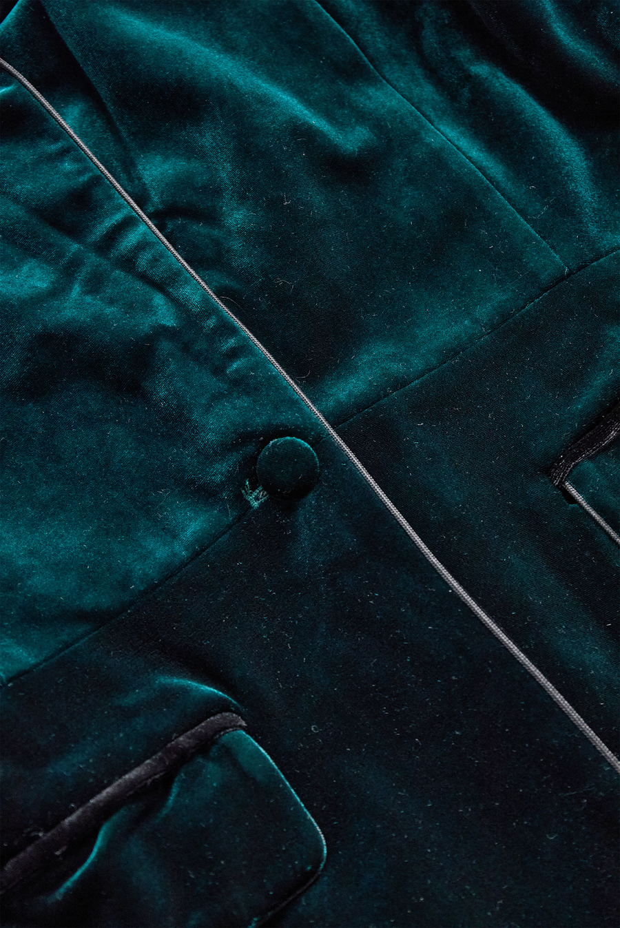 Emerald Velvet Blazer with Satin Lapels and Rose Embroidery ZJ