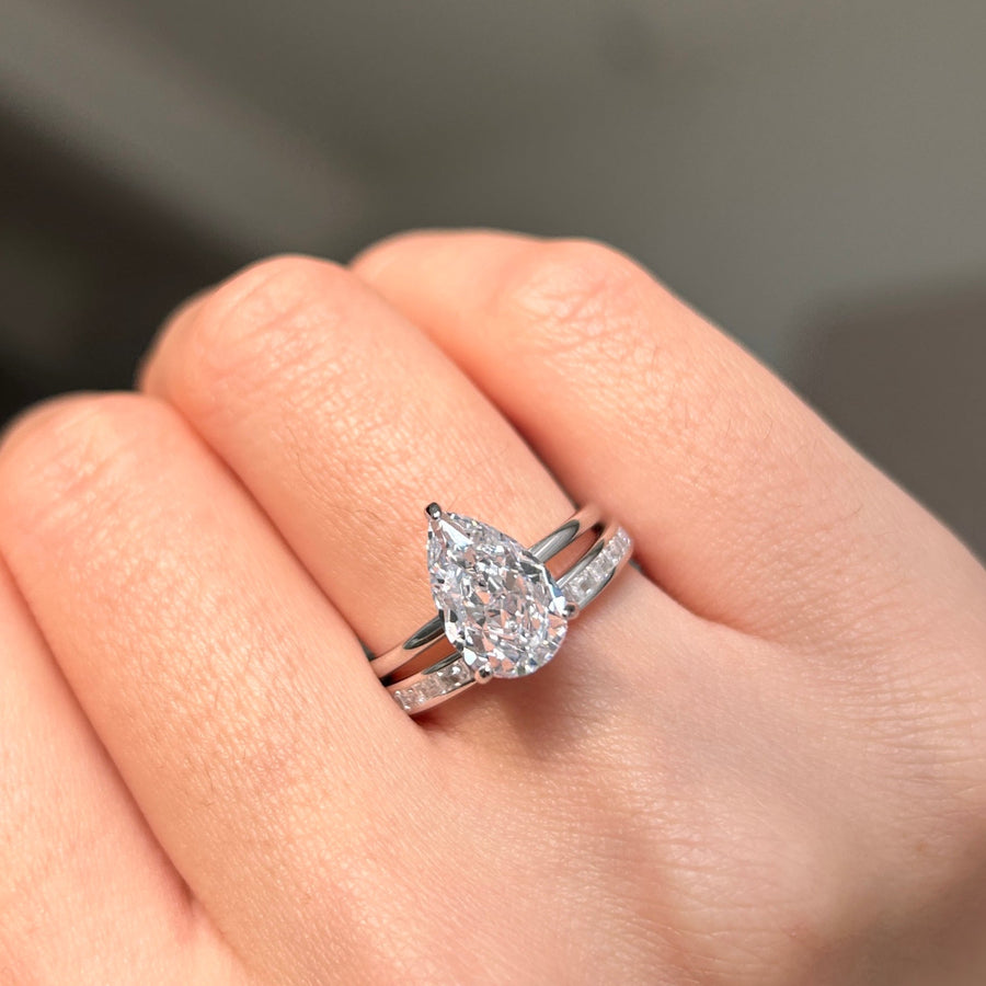 2PCS Exquisite Pear Cut Sterling Silver Bridal Set shine of diamond