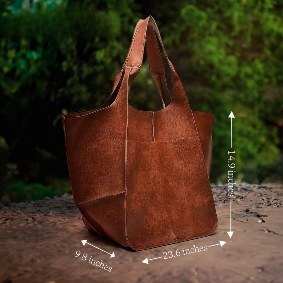 Ruth™ | Leather Bag with Timeless Charm