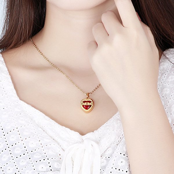 Personalized  Heart Cut Pendant Necklace For Mom Dazzleyesjewelry