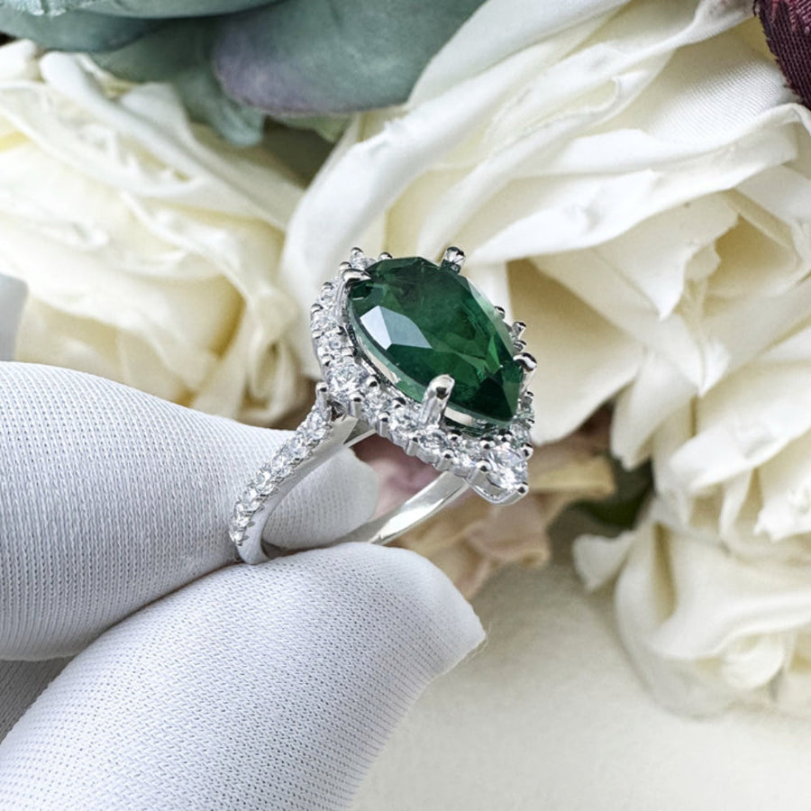 Unique 2.2ct Emerald Green Pear Cut  Sterling Silver Engagement Ring shine of diamond