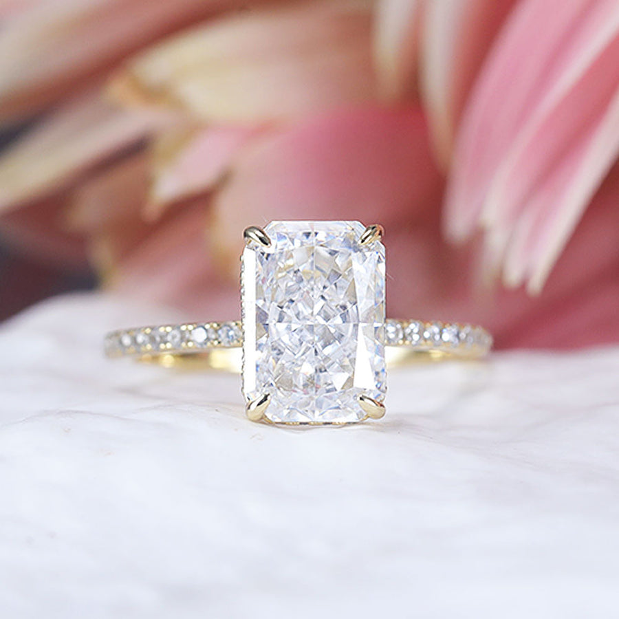 Exquisite Radiant Cut Ring Set with Clover Design Band Shine of Diamond