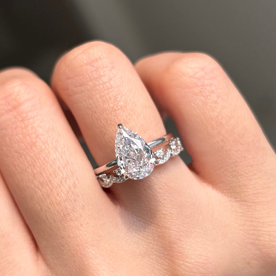 Vintage Design Pear Cut Sterling Silver Bridal Set shine of diamond