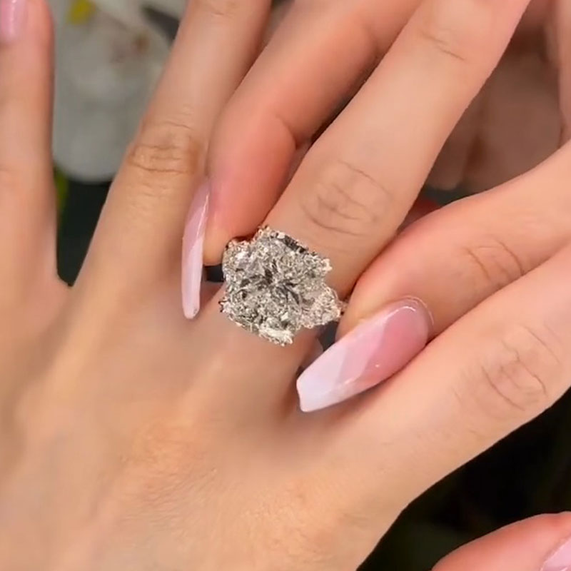 Stunning Radiant Cut Sterling Silver Engagament Ring shine of diamond