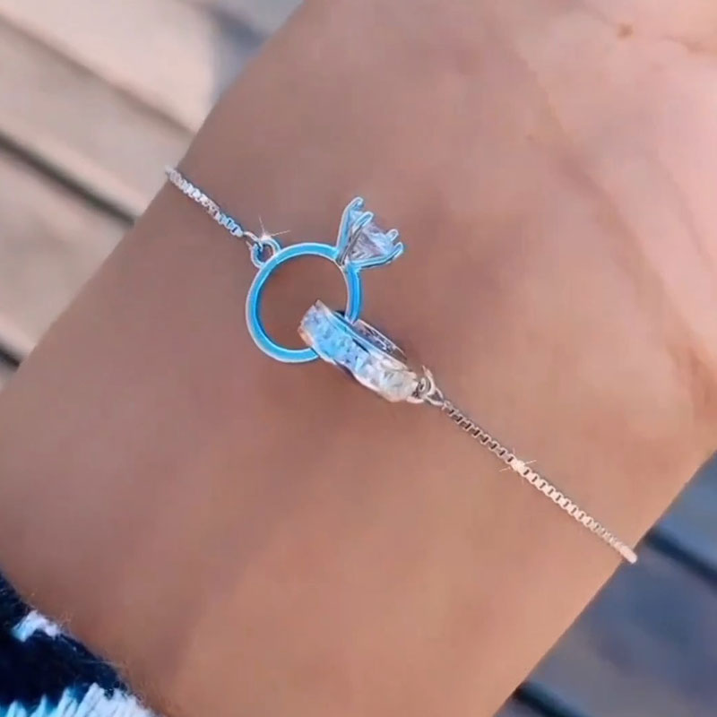 Unique Design Interlocking Rings Bracelet shine of diamond