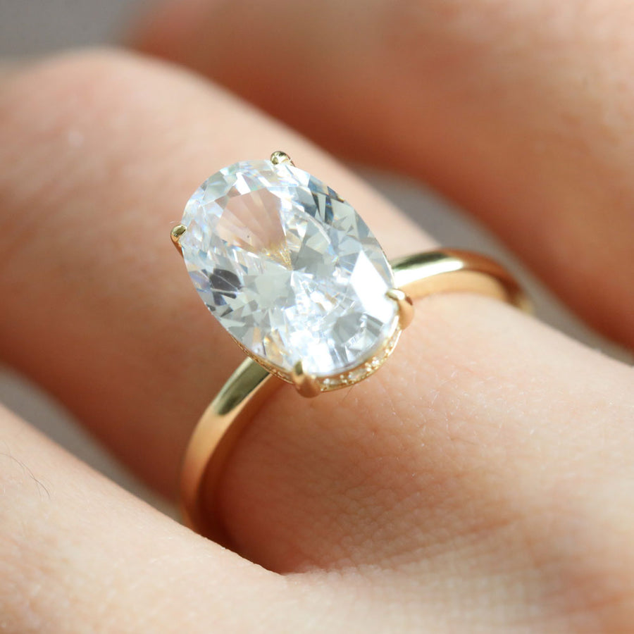 Oval Cut Bridal Set Shine of Diamond