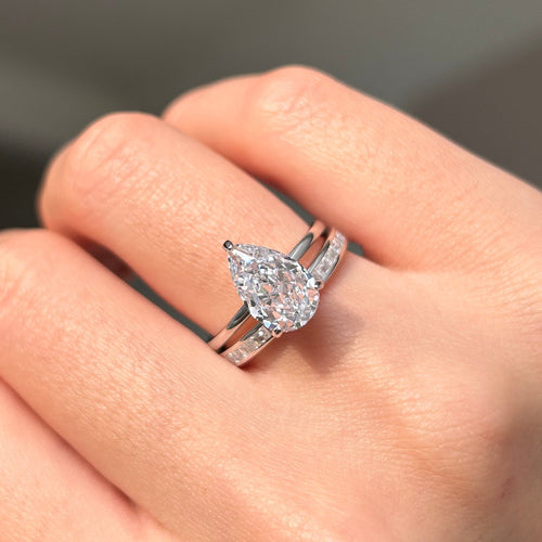 2PCS Exquisite Pear Cut Sterling Silver Bridal Set shine of diamond