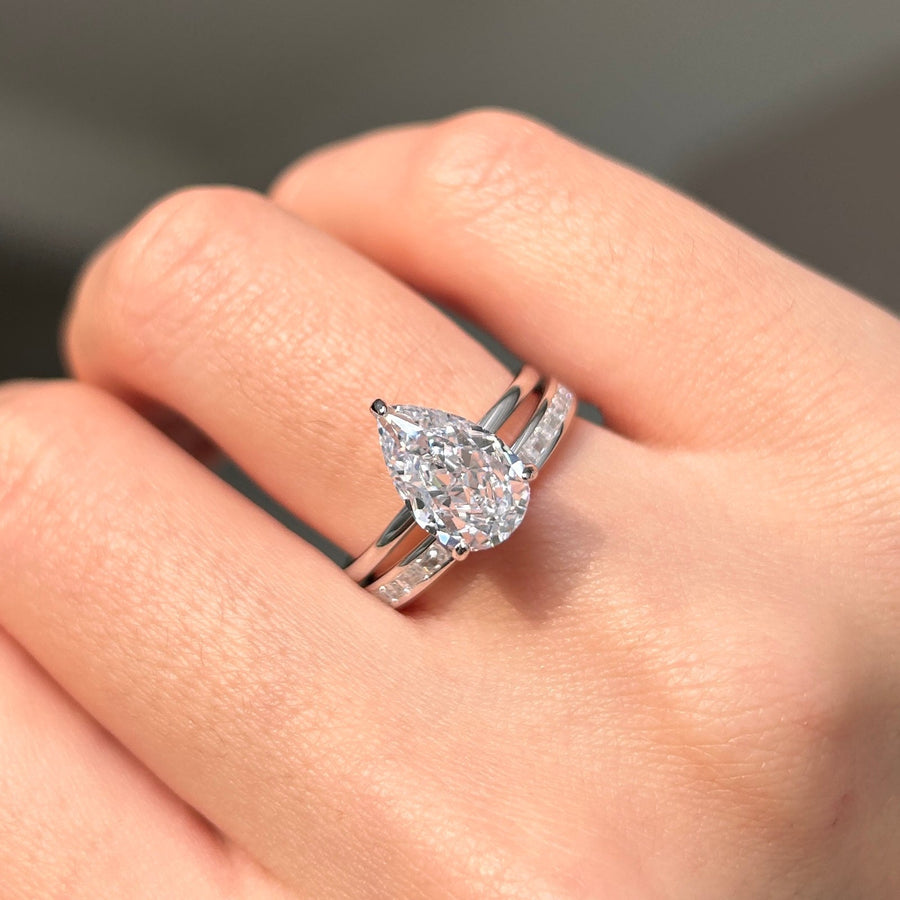 2PCS Exquisite Pear Cut Sterling Silver Bridal Set shine of diamond