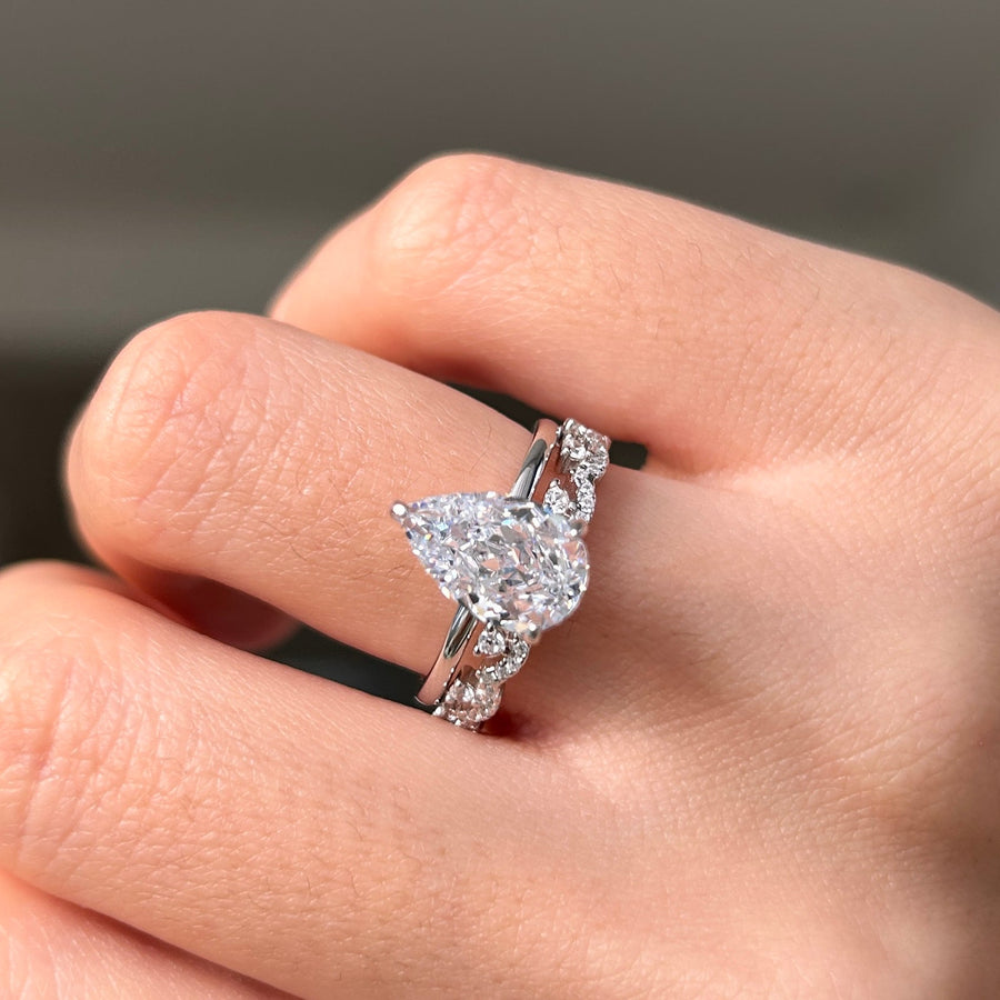 Vintage Design Pear Cut Sterling Silver Bridal Set shine of diamond