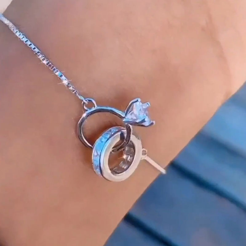Unique Design Interlocking Rings Bracelet shine of diamond