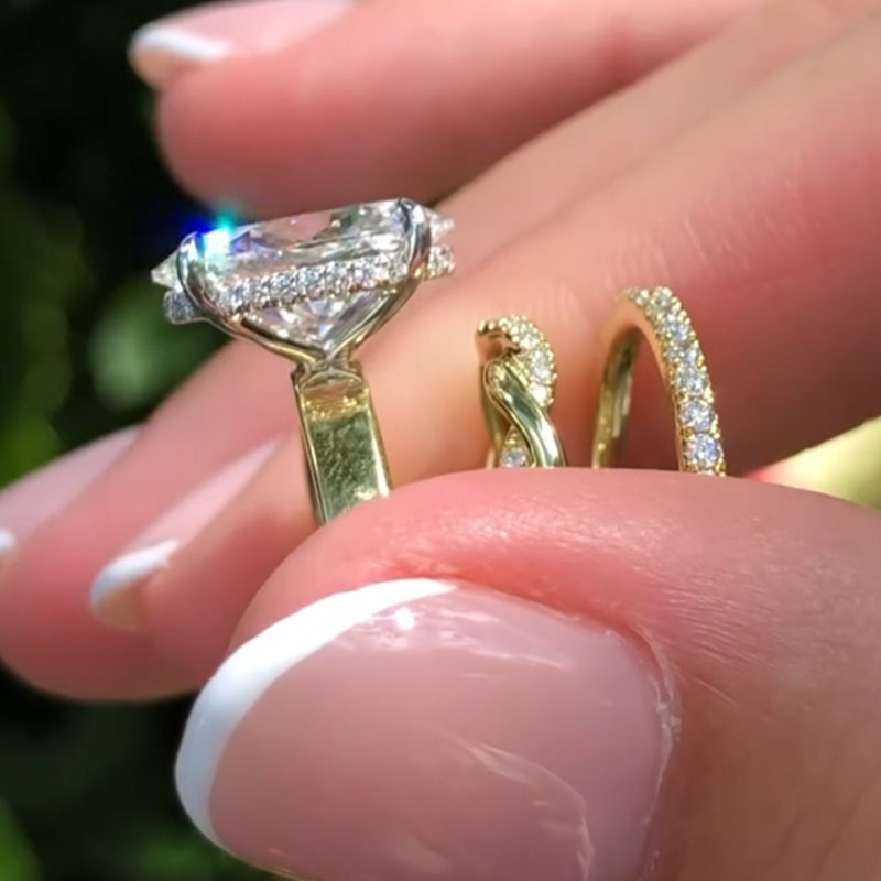 Gorgeous 3 Pcs Oval Cut Sterling Silver Bridal Set Shine of Diamond