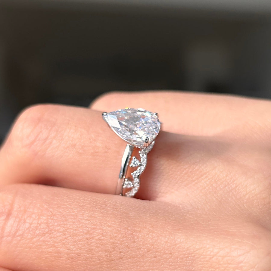 Vintage Design Pear Cut Sterling Silver Bridal Set shine of diamond