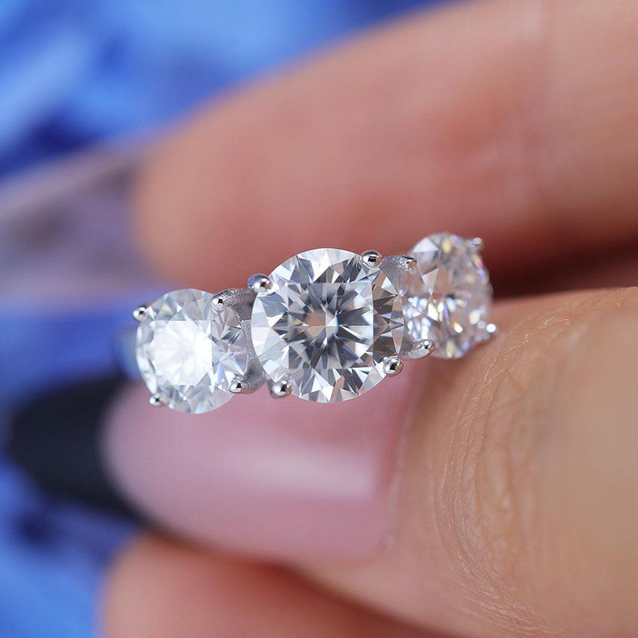 ShineofDiamond Classic Three Stone Round Cut Moissanite Ring Shine of Diamond