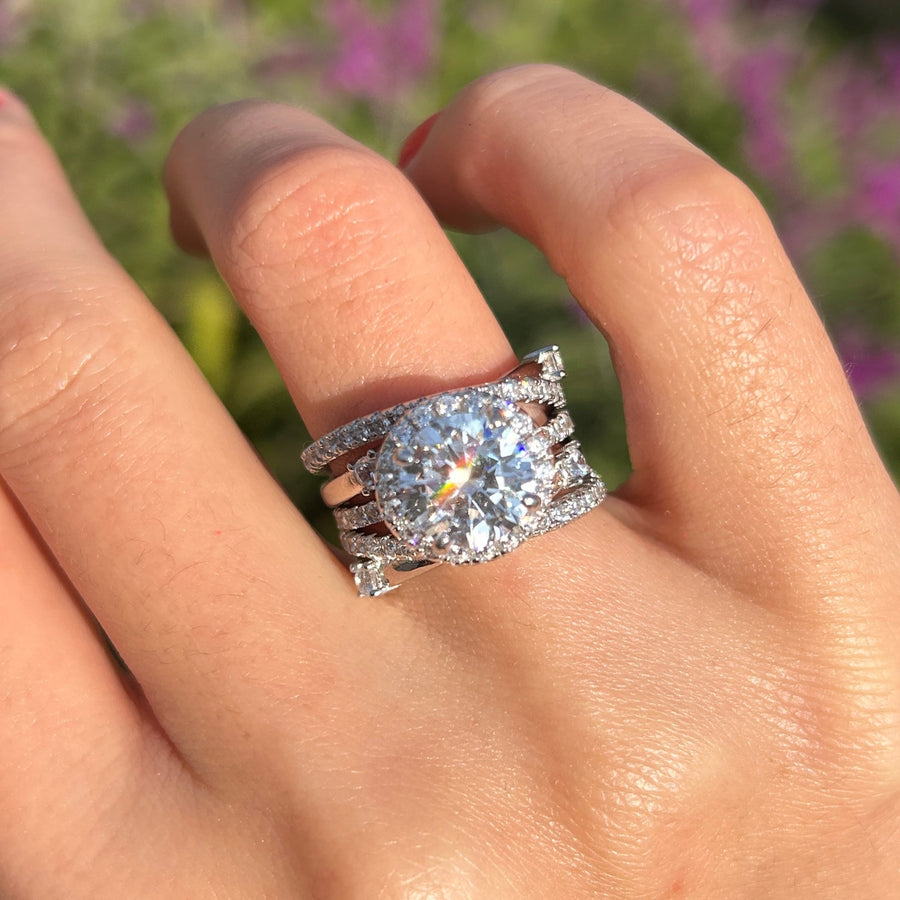 Luxury 2 Pcs Round Cut Halo Design With Insert Band Bridal Set Shine of Diamond
