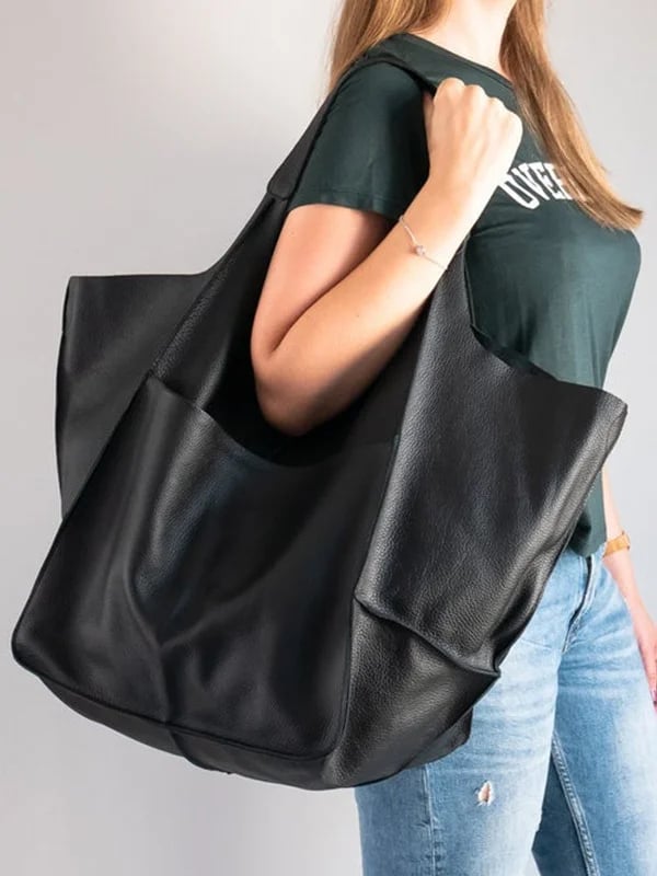 Ruth™ | Leather Bag with Timeless Charm