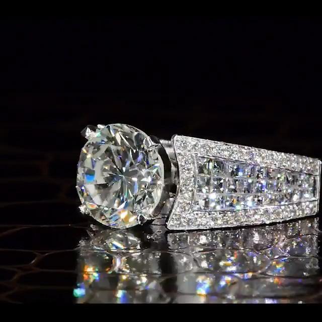 Round Cut Sterling Silver Engagement Ring with Widen Edge Shineofdiamond