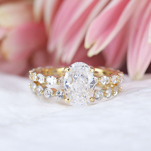 Gorgeous 2 Pcs Oval Cut Sterling Silver Ring Set Shine of Diamond