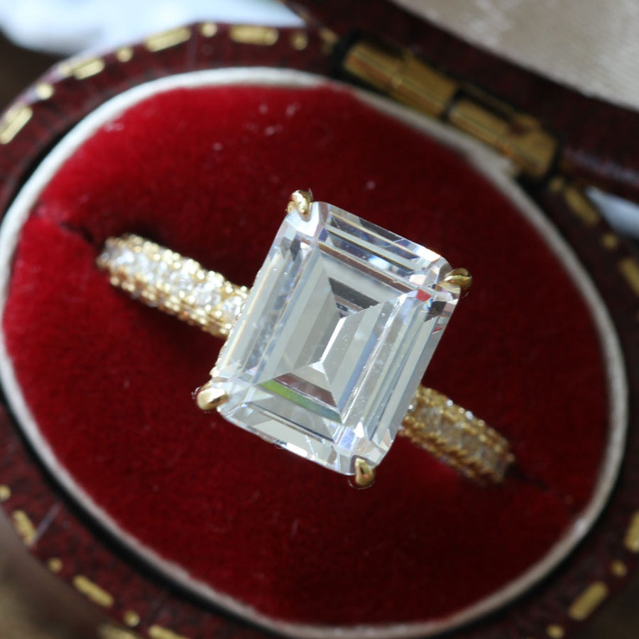 Emerald Cut Bridal Set Shine of Diamond