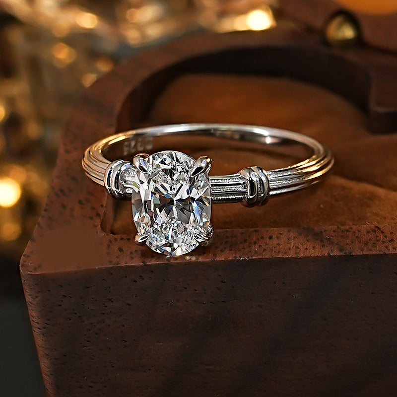 Unique Design 2.0CT Oval Cut Solitaire Engagement Ring shine of diamond