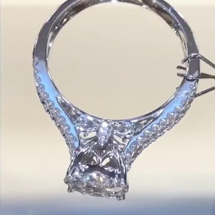 Sale | Stunning Round Cut Sterling Silver Wedding Bridal Set hot