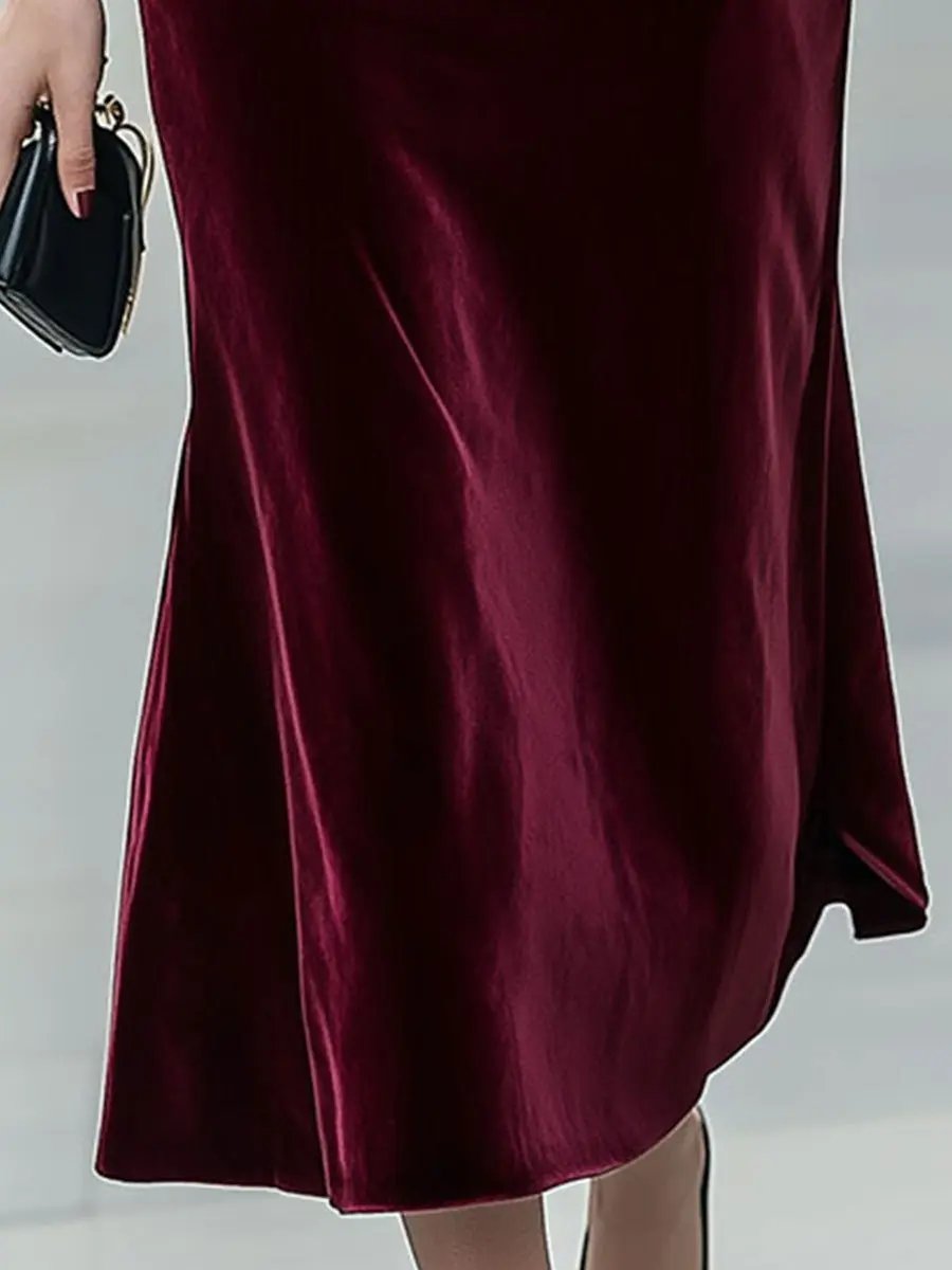 Classic Long-Sleeve Velvet with Gold Accents - Midi Dress CAAYWORLD