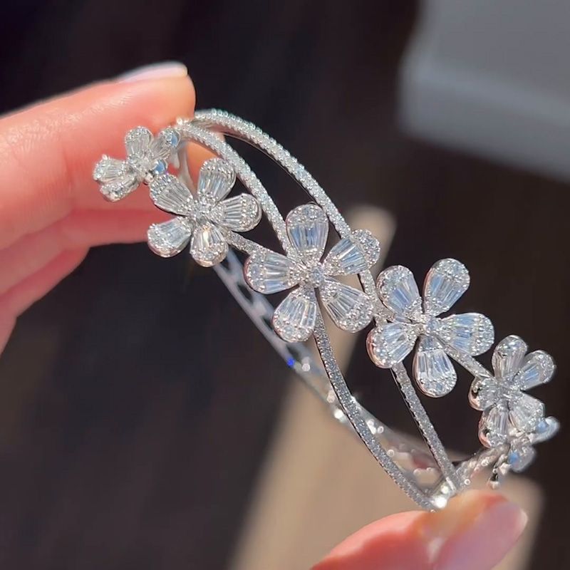 Beautiful Handmade Floral Design in Sterling Silver Shineofdiamond