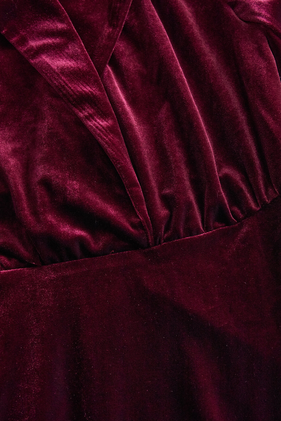 Classic Long-Sleeve Velvet Dress with Gold Accents HWT