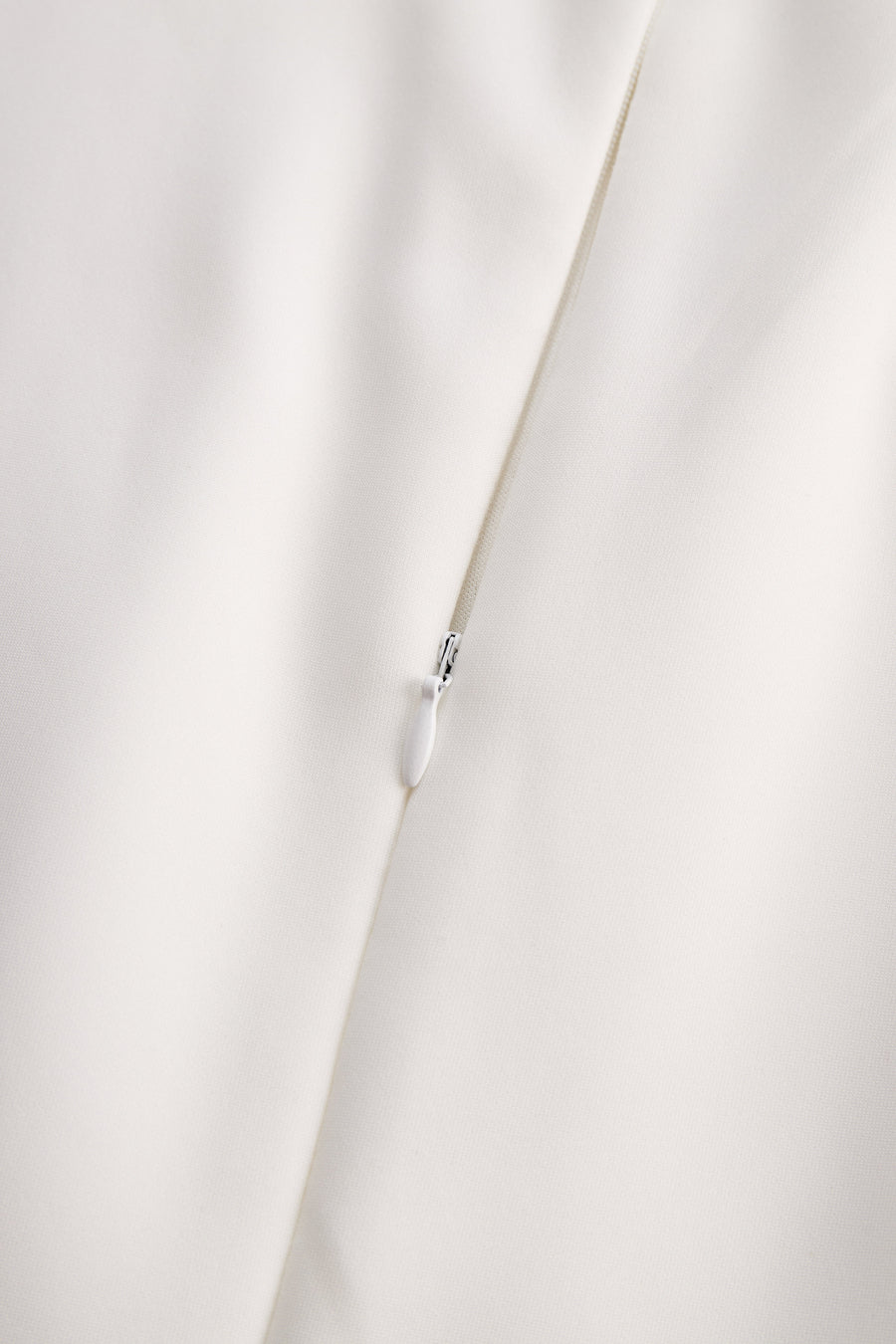 Elegant White Keyhole Pencil Dress SN