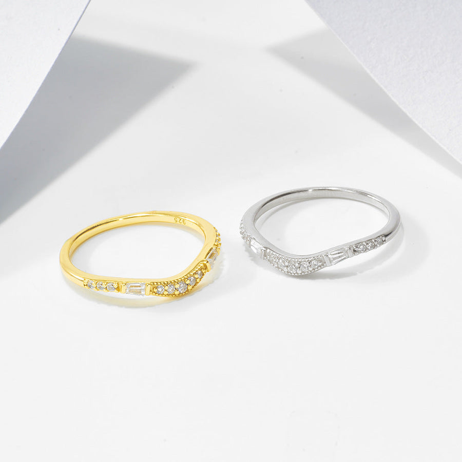 V-shaped Crown Sterling Silver Band Shine of Diamond