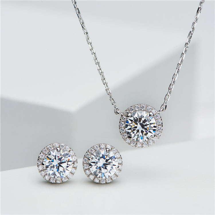 Round Cut Halo Necklace In Sterling Silver shine of diamond