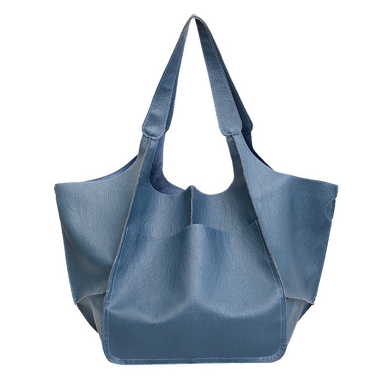 Ruth™ | Leather Bag with Timeless Charm