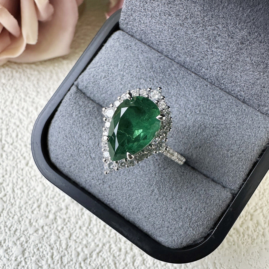 Unique 2.2ct Emerald Green Pear Cut  Sterling Silver Engagement Ring shine of diamond