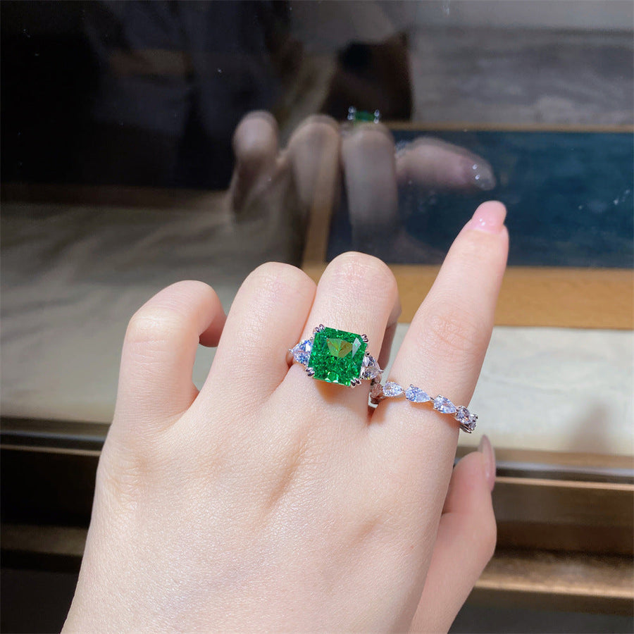 Green Collection Engagement Ring in Sterling Silver Shine of Diamond