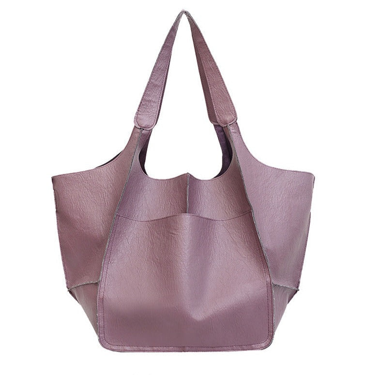 Ruth™ | Leather Bag with Timeless Charm