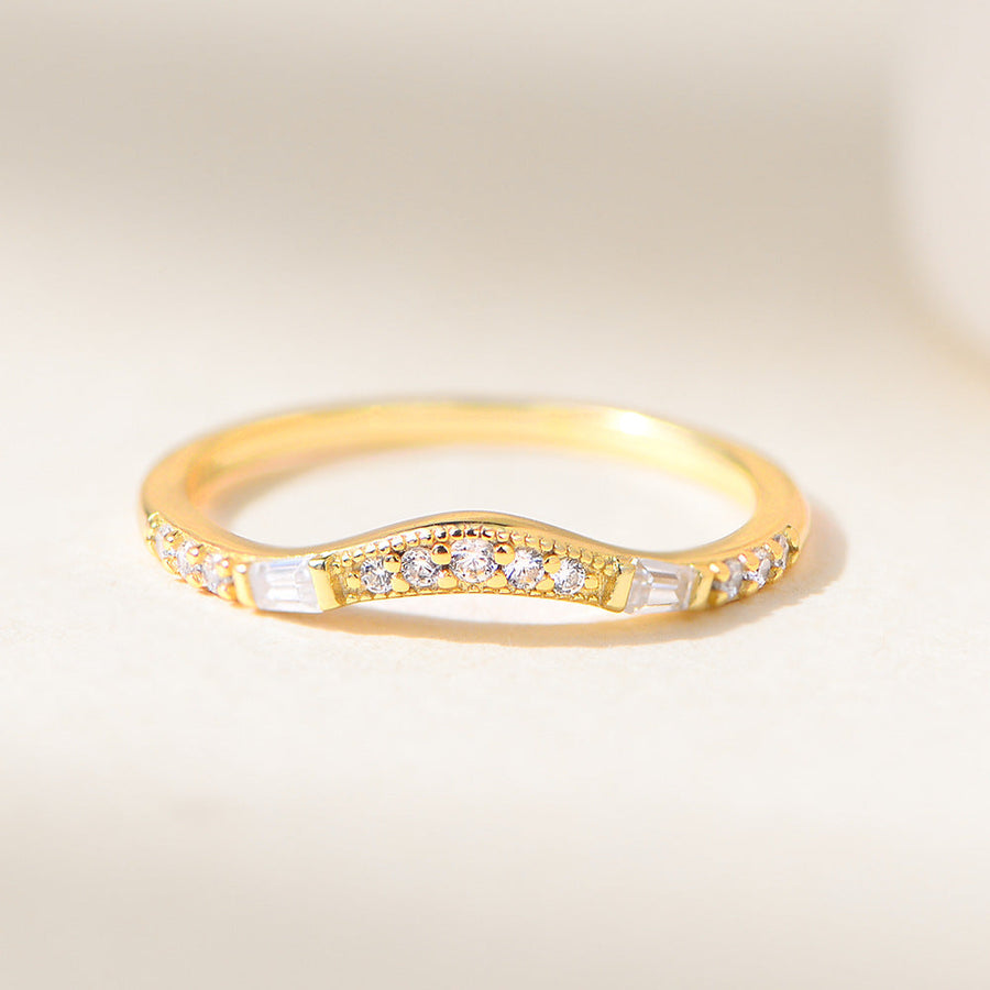 V-shaped Crown Sterling Silver Band Shine of Diamond