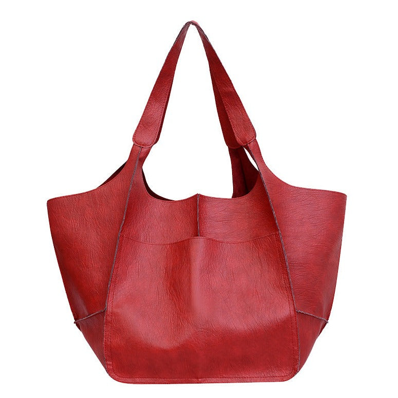 Ruth™ | Leather Bag with Timeless Charm