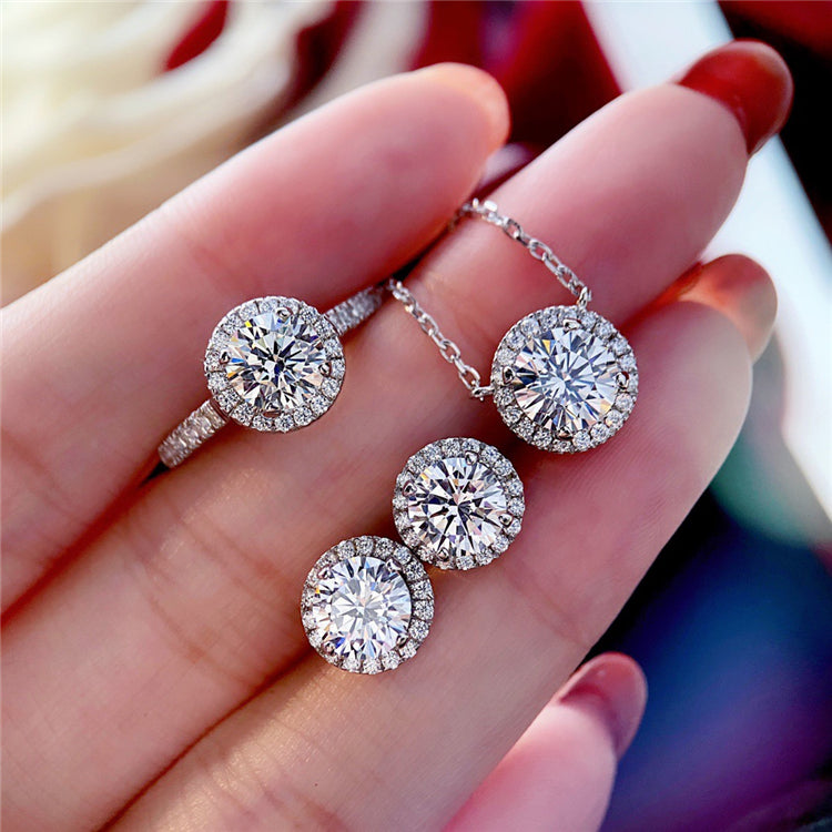 Round Cut Halo Necklace In Sterling Silver shine of diamond