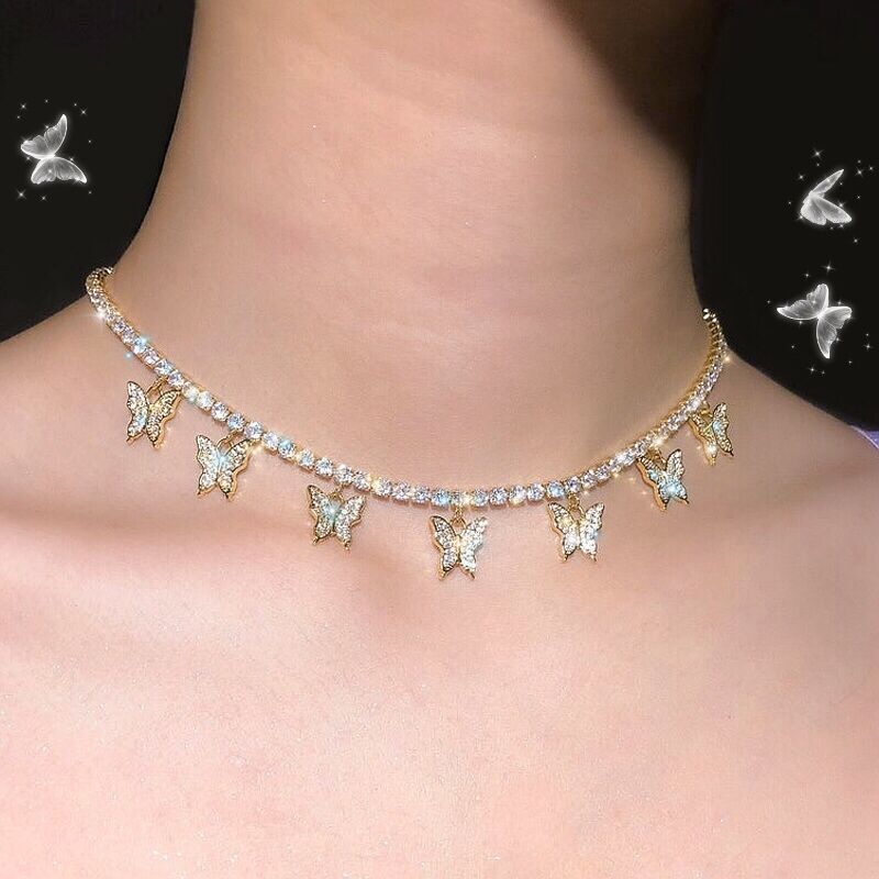 Stunning Butterfly Design Chic Necklace Shine of Diamond