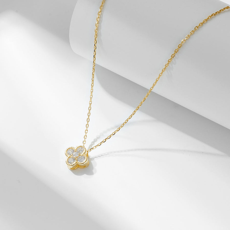 Sweet Four Leaf Clover Design Silver Necklace Shine of Diamond