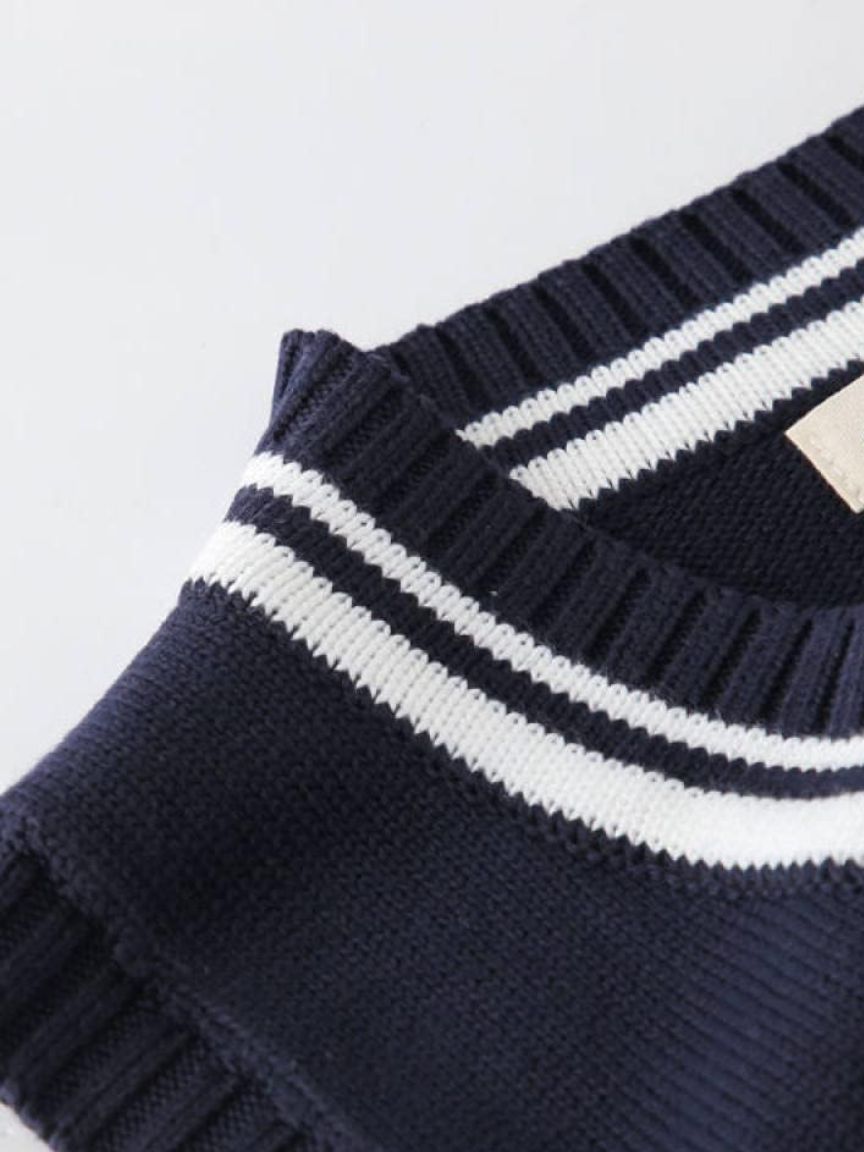 Old Money Essential Knit Vest - CAAYWORLD CAAYWORLD