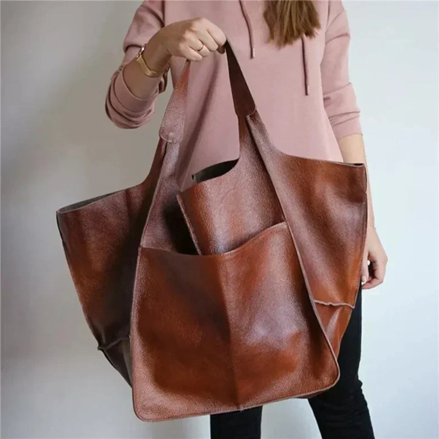 Ruth™ | Leather Bag with Timeless Charm