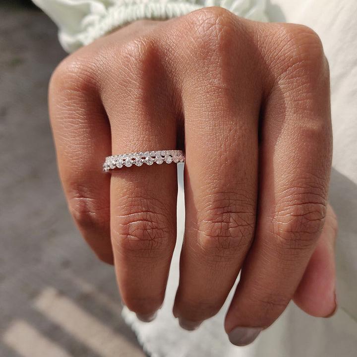 Exquisite Women's Wedding Band In Sterling Silver Shineofidamond