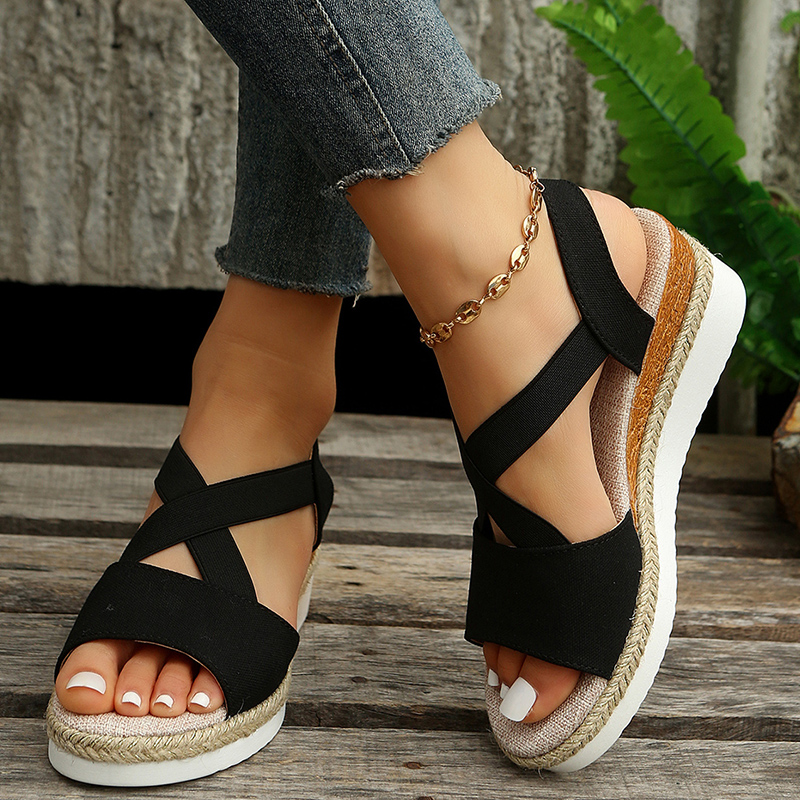 Rylee™ | Chic Crisscross Sandals