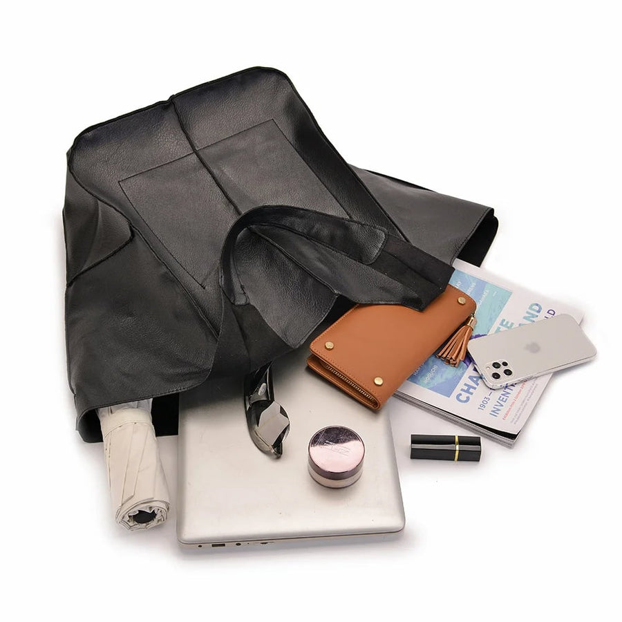 Ruth™ | Leather Bag with Timeless Charm