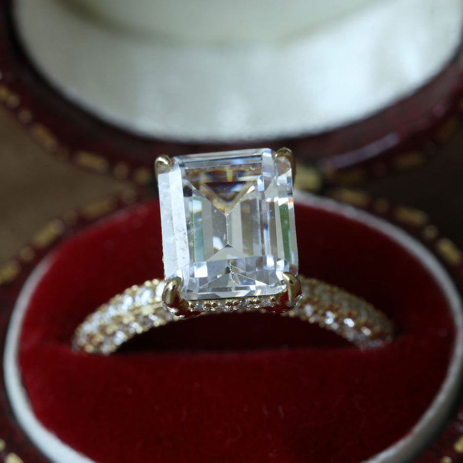 Emerald Cut Bridal Set Shine of Diamond