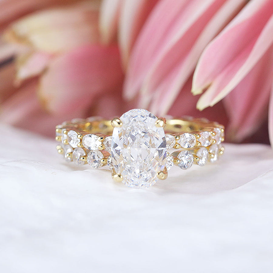 Gorgeous 2 Pcs Oval Cut Sterling Silver Ring Set Shine of Diamond