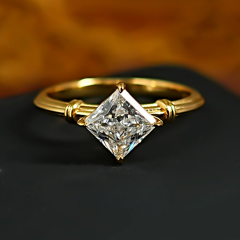 Vintage Princess Cut Sterling Silver Ring Shine of Diamond