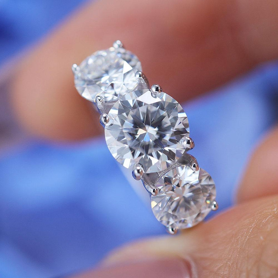 ShineofDiamond Classic Three Stone Round Cut Moissanite Ring Shine of Diamond